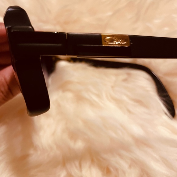 Authentic lightly used sunglasses - Picture 2 of 3